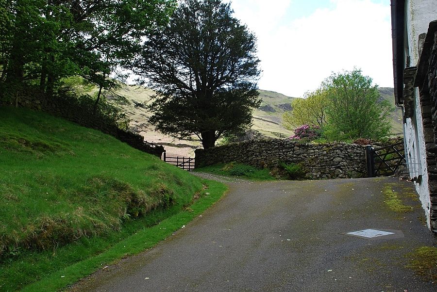 The fell gate above Turn Howe